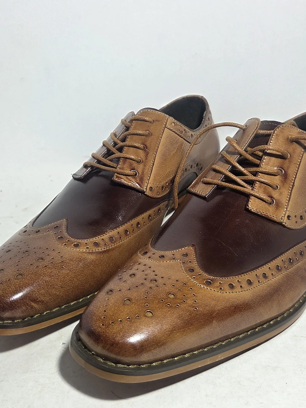 Stacy Adams Men’s Two-Tone Wingtip Oxford Dress Shoes – Brown/Cognac (Size 9.5M)